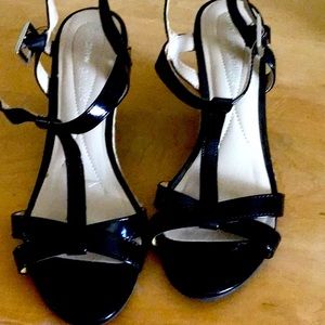 Andrew Geller wedge t-strap patent sandals